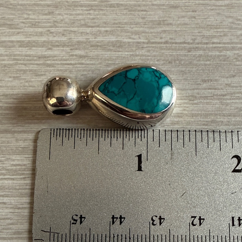 Silver and Turquoise colored Pendant - Picture 3 of 3